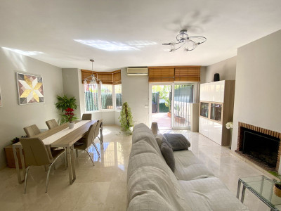 3 Bedroom Townhouse in Estepona - Image 5