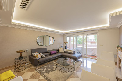 3 Bedroom Middle Floor Apartment in Nueva Andalucía - Image 4