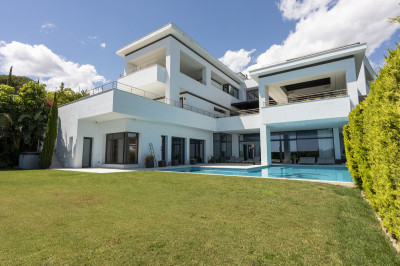 12 Bedroom Detached Villa in Benahavís - Image 4