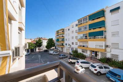 3 Bedroom Middle Floor Apartment in Estepona - Image 4