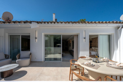 3 Bedroom Ground Floor Apartment in Nueva Andalucía - Image 1