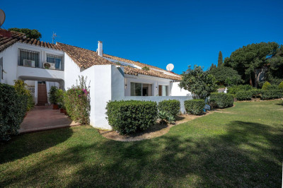 3 Bedroom Ground Floor Apartment in Nueva Andalucía - Image 2