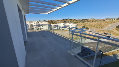 2 Bedroom Middle Floor Apartment in La Cala - Image 2
