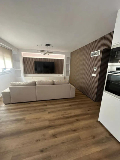 3 Bedroom Middle Floor Apartment in Estepona - Image 1