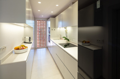 2 Bedroom Penthouse in Marbella - Image 5