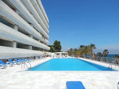 2 Bedroom Middle Floor Apartment in Marbella - Image 1