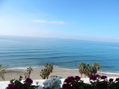 2 Bedroom Middle Floor Apartment in Marbella - Image 3