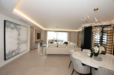 3 Bedroom Middle Floor Apartment in Puerto Banús - Image 4