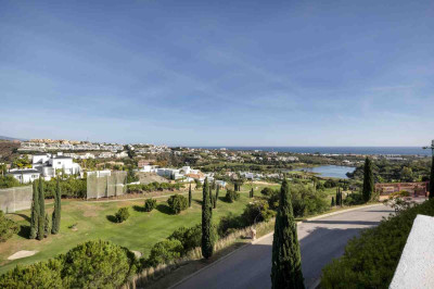 3 Bedroom Penthouse in New Golden Mile - Image 5