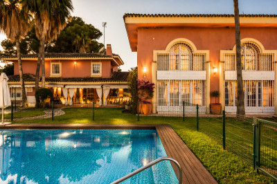 5 Bedroom Detached Villa in Guadalmina Baja - Image 2