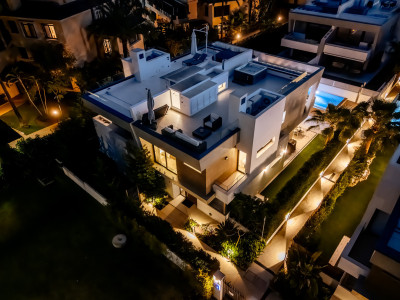 5 Bedroom Semi-Detached House in Puerto Banús - Image 3
