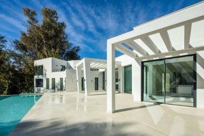 5 Bedroom Detached Villa in Sotogrande Alto - Image 1