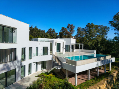 5 Bedroom Detached Villa in Sotogrande Alto - Image 2