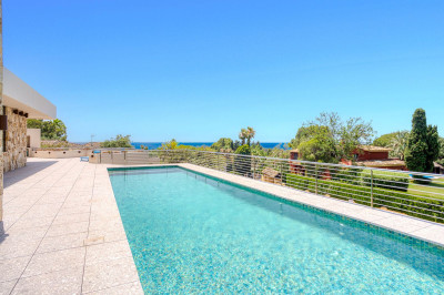 5 Bedroom Detached Villa in Elviria - Image 2