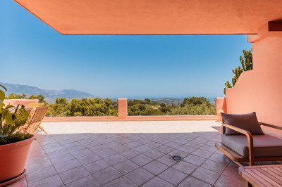 3 Bedroom Middle Floor Apartment in La Mairena - Image 1