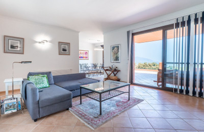 3 Bedroom Middle Floor Apartment in La Mairena - Image 3