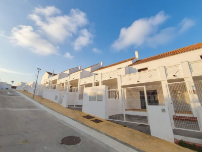 3 Bedroom Townhouse in Doña Julia - Image 1