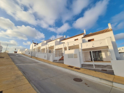 3 Bedroom Townhouse in Doña Julia - Image 4