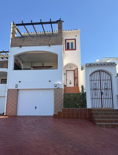 3 Bedroom Townhouse in Riviera del Sol - Image 5