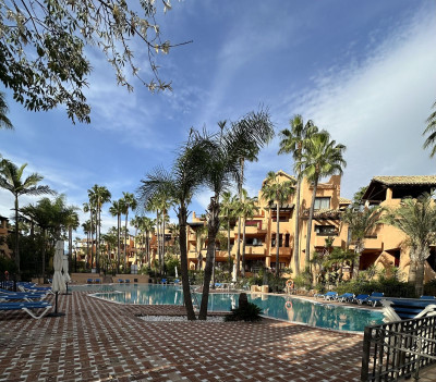 2 Bedroom Middle Floor Apartment in San Pedro de Alcántara - Image 2