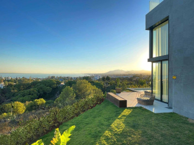 6 Bedroom Semi-Detached House in Marbella - Image 4