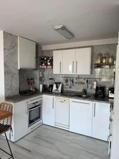 1 Bedroom Middle Floor Apartment in Marbella - Image 4