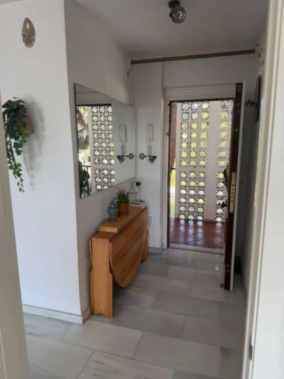 1 Bedroom Middle Floor Apartment in Marbella - Image 5