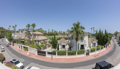 4 Bedroom Townhouse in Nueva Andalucía - Image 1
