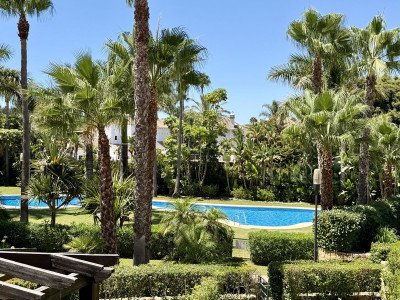 2 Bedroom Top Floor Apartment in Puerto Banús - Image 2