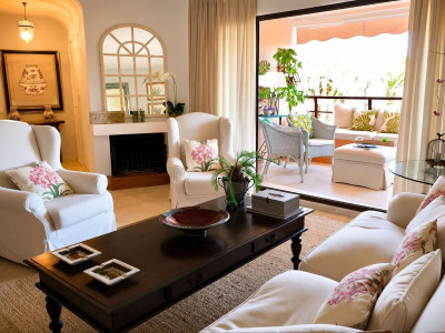 4 Bedroom Middle Floor Apartment in Sotogrande Marina - Image 3