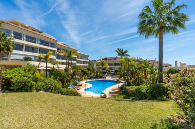 2 Bedroom Ground Floor Apartment in Miraflores - Image 1