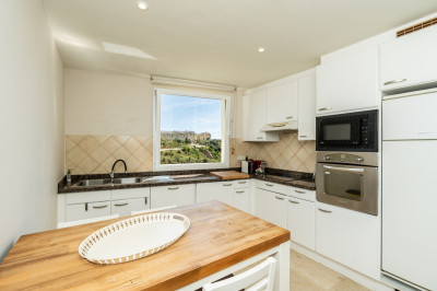 2 Bedroom Ground Floor Apartment in Miraflores - Image 3