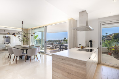 3 Bedroom Penthouse Duplex in Benahavís - Image 4