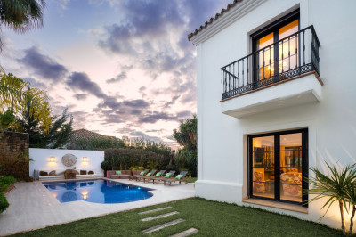 4 Bedroom Detached Villa in Benahavís - Image 2