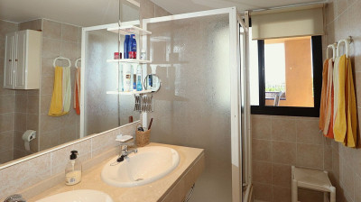 3 Bedroom Middle Floor Apartment in Selwo - Image 5