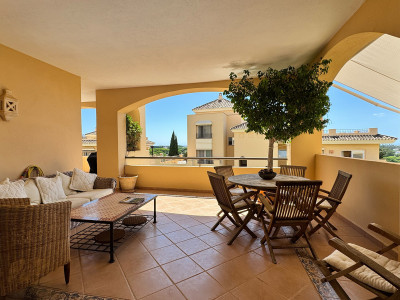 3 Bedroom Middle Floor Apartment in Elviria - Image 1