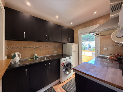 2 Bedroom Middle Floor Apartment in Calahonda - Image 5