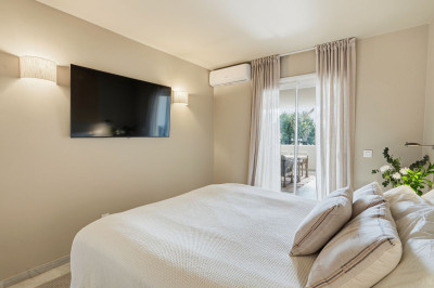3 Bedroom Middle Floor Apartment in Calahonda - Image 4