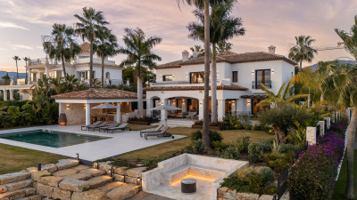 4 Bedroom Detached Villa in Los Flamingos - Image 1