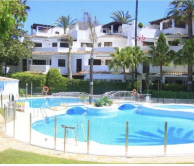 3 Bedroom Ground Floor Apartment in Marbella - Image 2