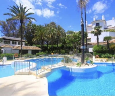 3 Bedroom Ground Floor Apartment in Marbella - Image 4