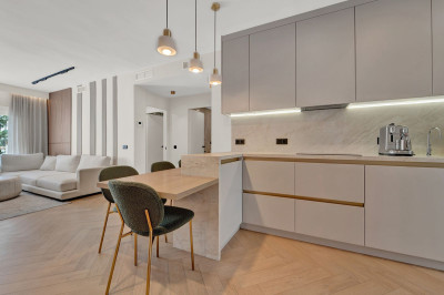 2 Bedroom Middle Floor Apartment in Cancelada - Image 5