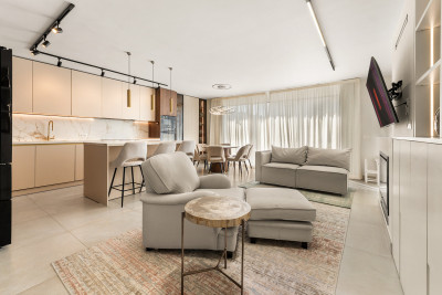 4 Bedroom Townhouse in Estepona - Image 3