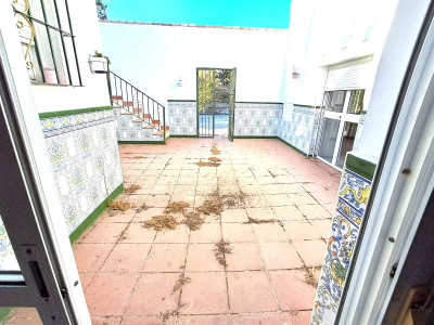 5 Bedroom Detached Villa in Estepona - Image 3