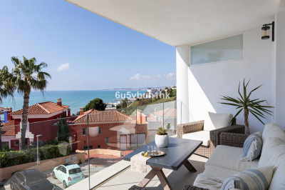 3 Bedroom Middle Floor Apartment in Torrequebrada - Image 1