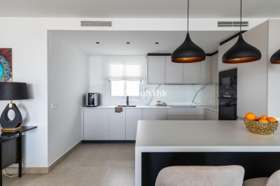 3 Bedroom Middle Floor Apartment in Torrequebrada - Image 5