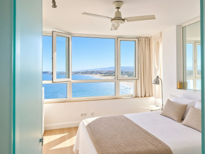 2 Bedroom Middle Floor Apartment in Torreguadiaro - Image 1