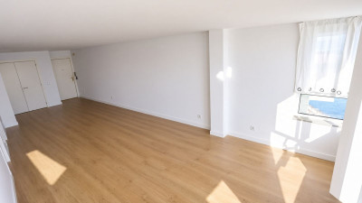 2 Bedroom Middle Floor Apartment in Torreguadiaro - Image 5