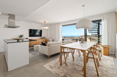 3 Bedroom Penthouse in Estepona - Image 1