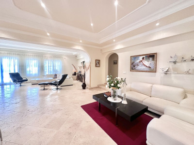 6 Bedroom Detached Villa in El Rosario - Image 4